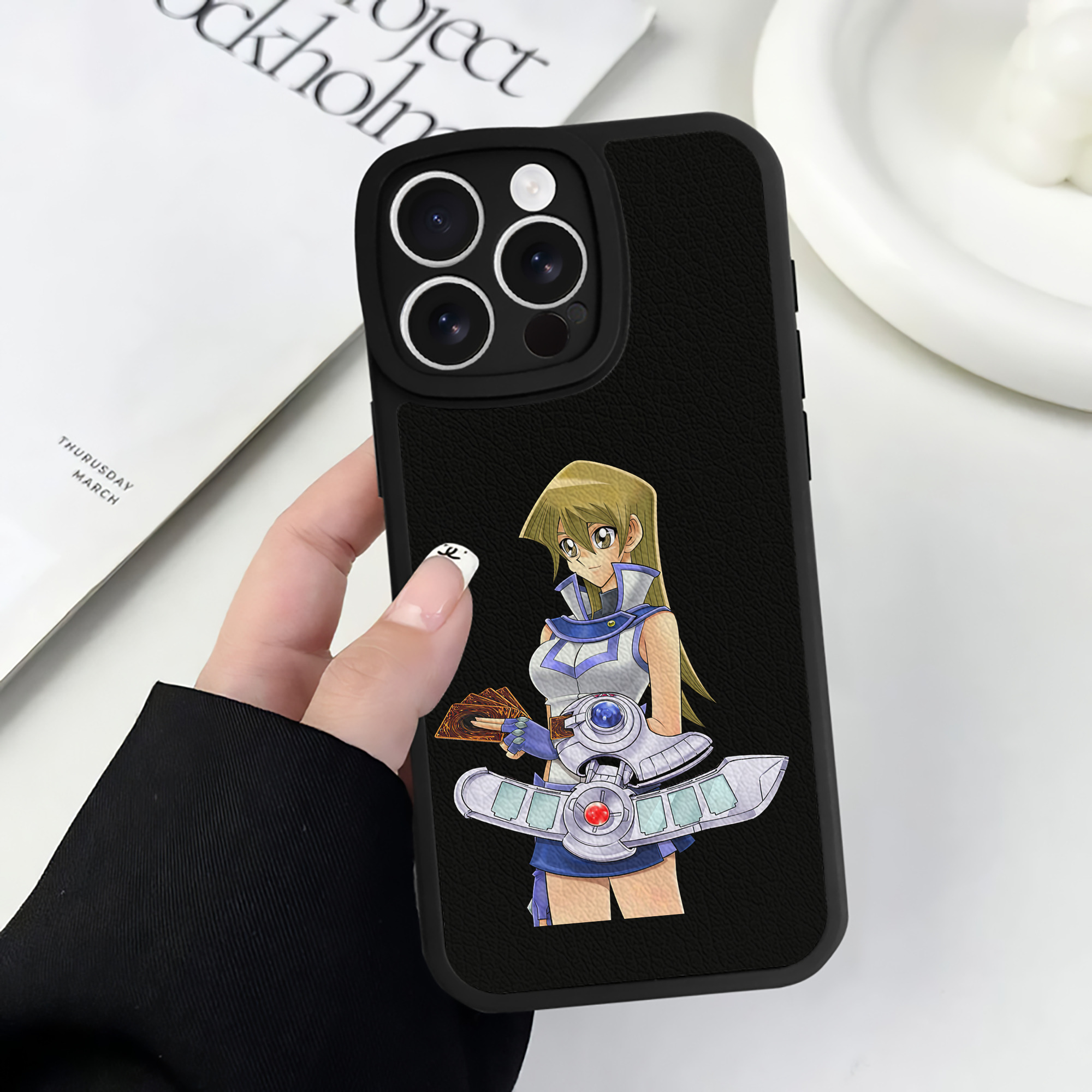 遊☆戯☆王 Yu-Gi-Oh! 【iPhone 16シリーズ対応】シリコンスマホケース（レザー調） 材質：シリコン
